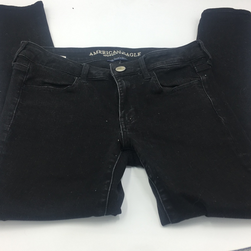 Black American Eagle size 8 supper stretch Jeans